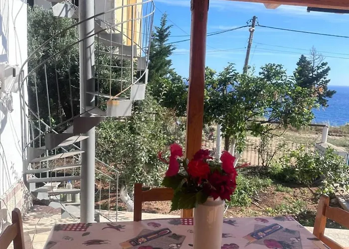 Adrianas 3* Himarë