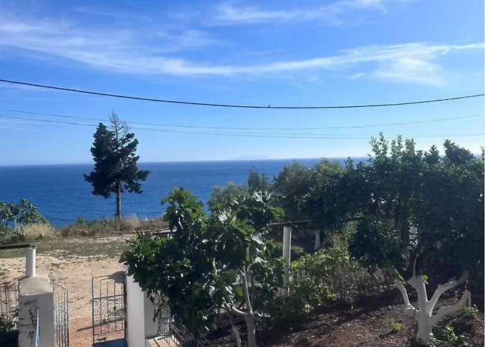Adrianas Bed and breakfast Himarë