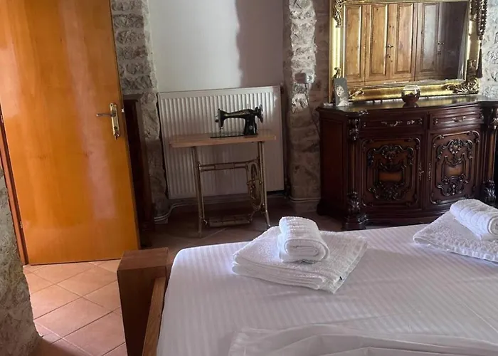 Adrianas Bed and breakfast Himarë